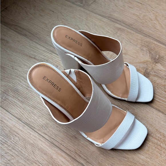 EXPRESS White Textured Block Heels - Picture 3 of 5